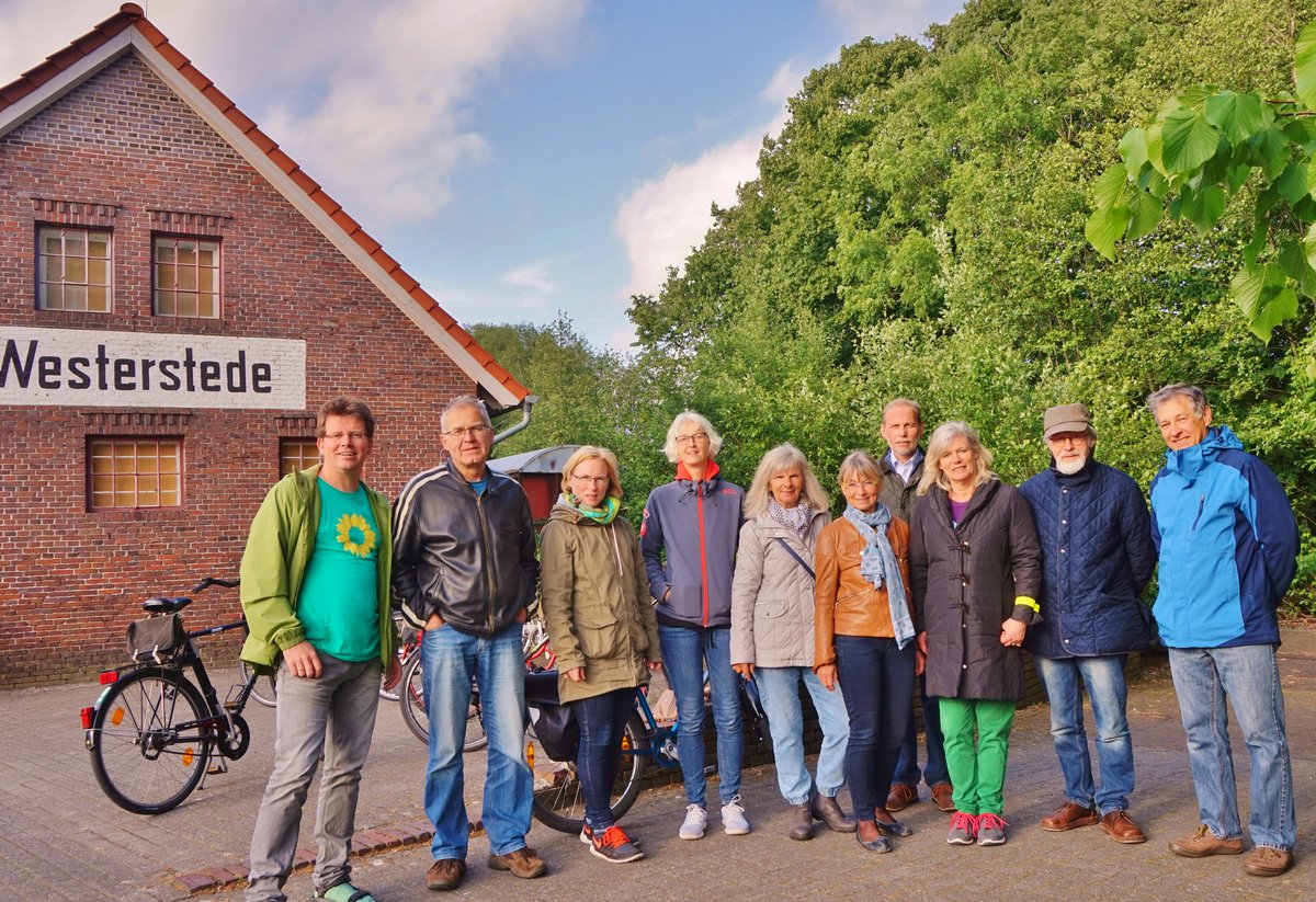 Westersteder GRÜNE vor dem alten Bahnhof